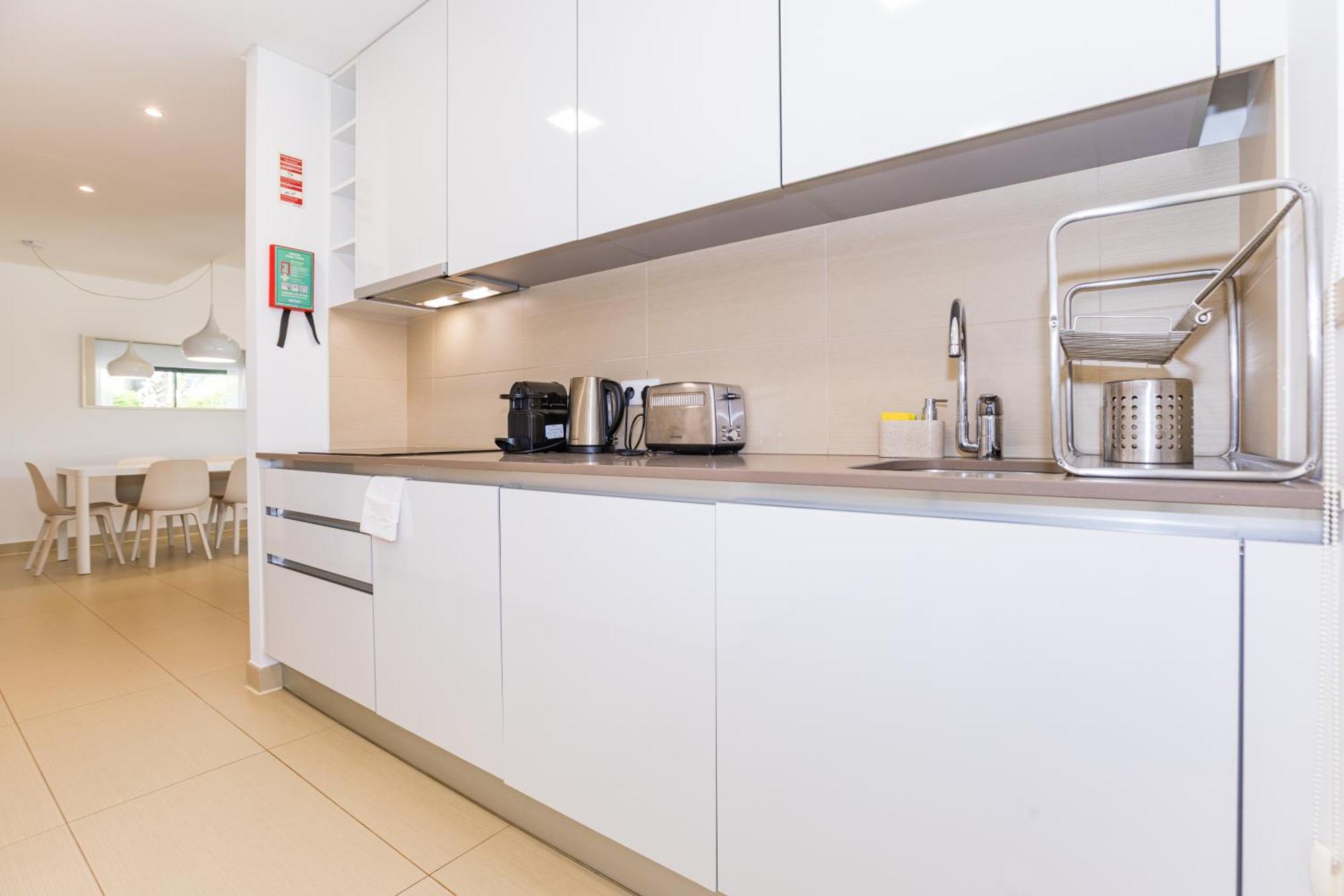 Cavalo Preto Luxury Beach Apartment By Golden Zenith กัวเตย์รา ภายนอก รูปภาพ